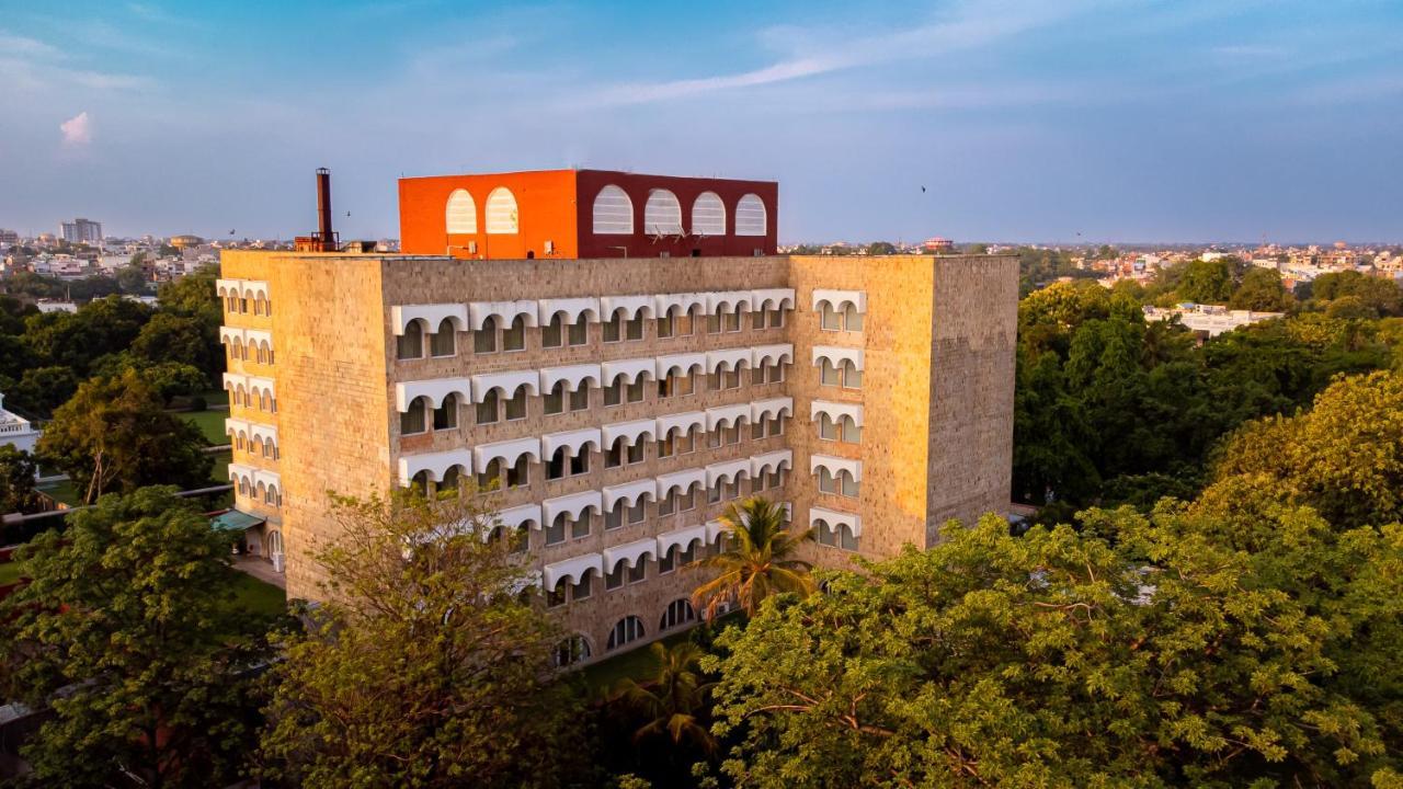 Taj Ganges Варанасі Екстер'єр фото The main building of the university