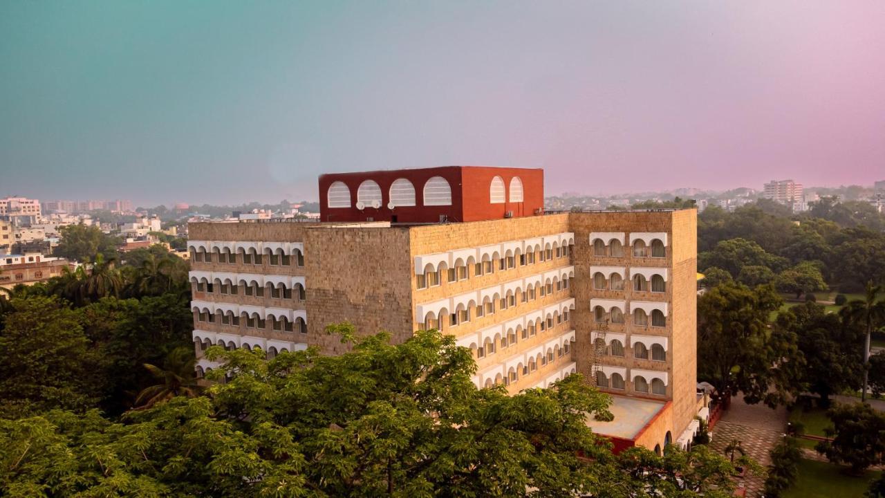 Taj Ganges Варанасі Екстер'єр фото The main building of the university