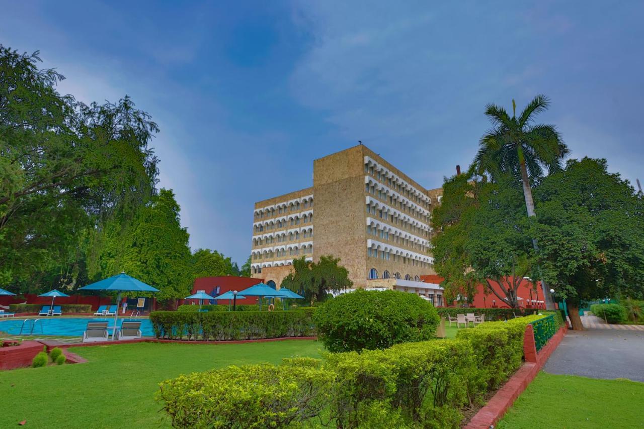 Taj Ganges Варанасі Екстер'єр фото AIIMS Delhi