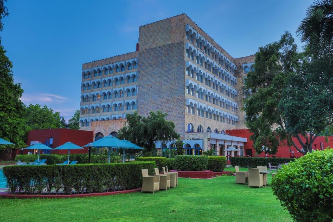 Taj Ganges Варанасі Екстер'єр фото The Taj Bengal