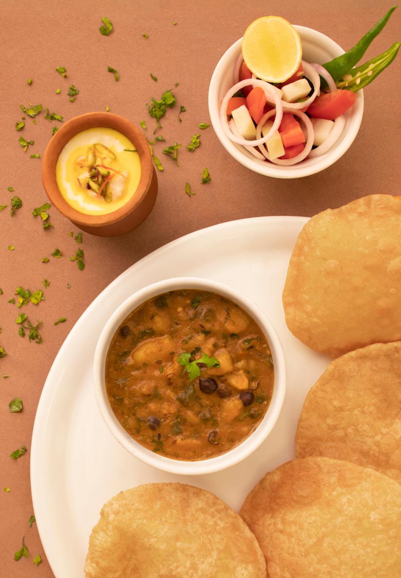 Taj Ganges Варанасі Екстер'єр фото Poori masala